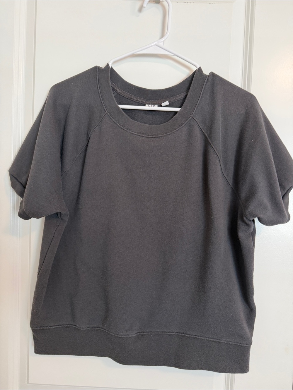 GAP Short-Sleeve Crewneck Sweatshirt in Charcoal